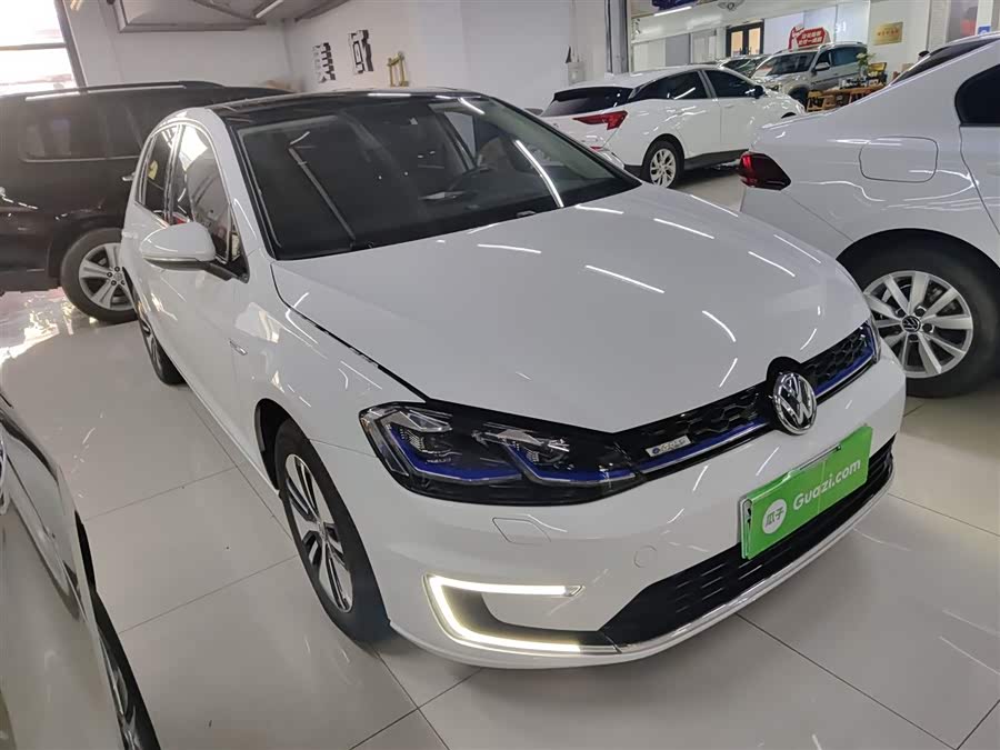 Volkswagen Golf Pure Electric 2021 car image #5