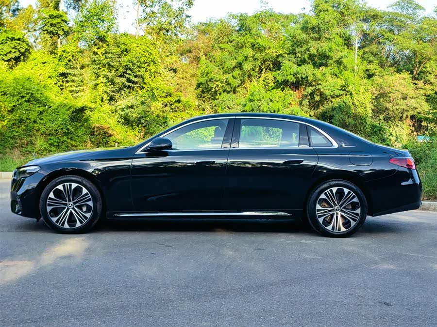 Mercedes-Benz E Class New Energy 2024 car image #5