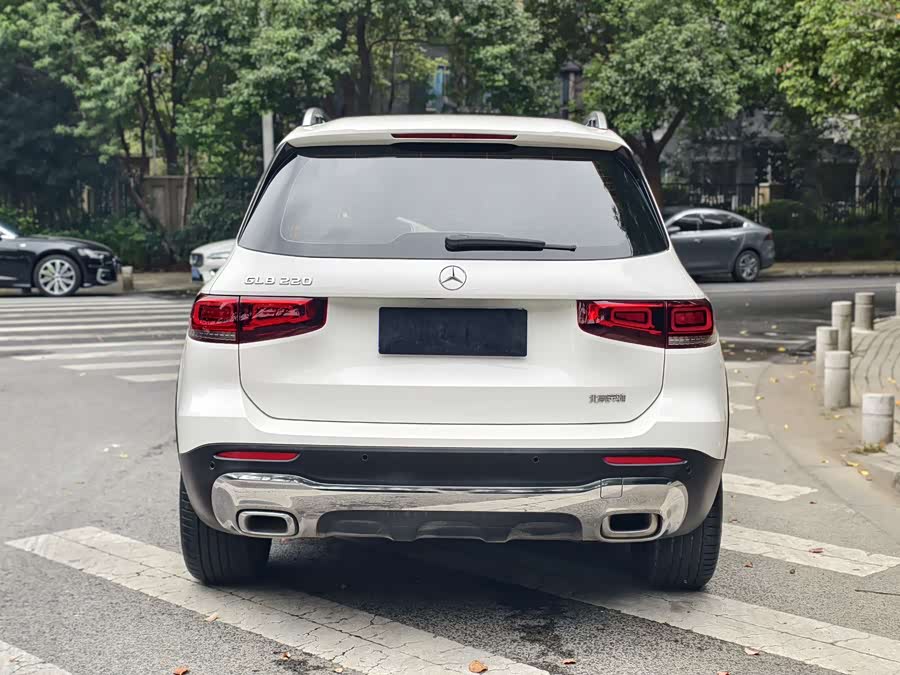 Mercedes-Benz GLB Class 2023 car image #5