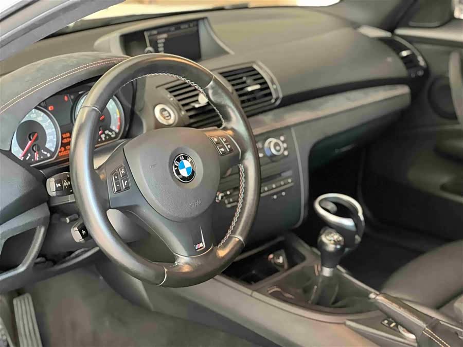 BMW 1 Series M 2012 car image #5