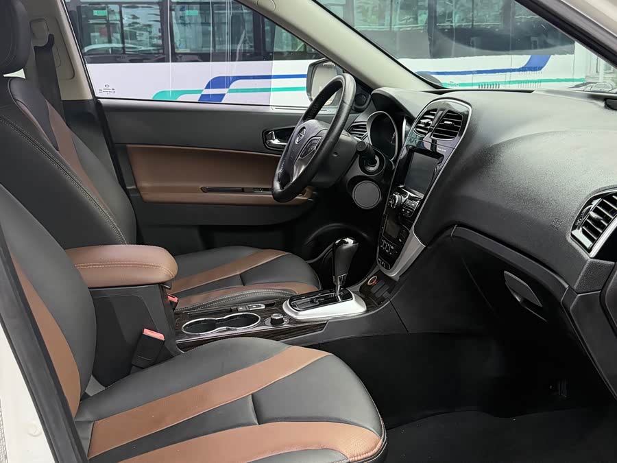 GAC Trumpchi GS5 Super 2016 #5 GAC Trumpchi GS5 Super 2016 car image #5