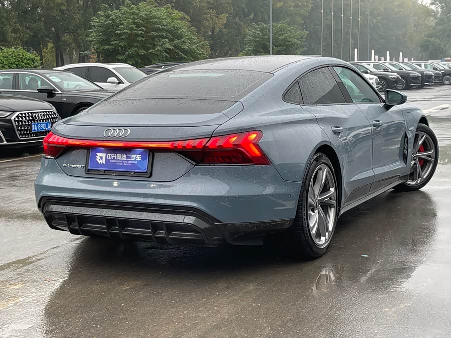 Audi e-tron GT 2024 صورة سيارة #5