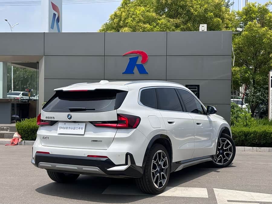 BMW iX1 2024 изображение автомобиля #5