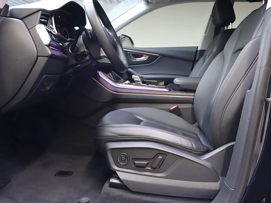 Audi Q8 2021 car image #5