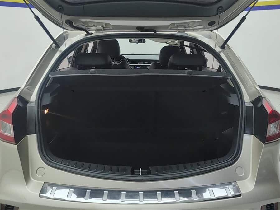 GEELY Vision X3 2019 immagine di auto #5