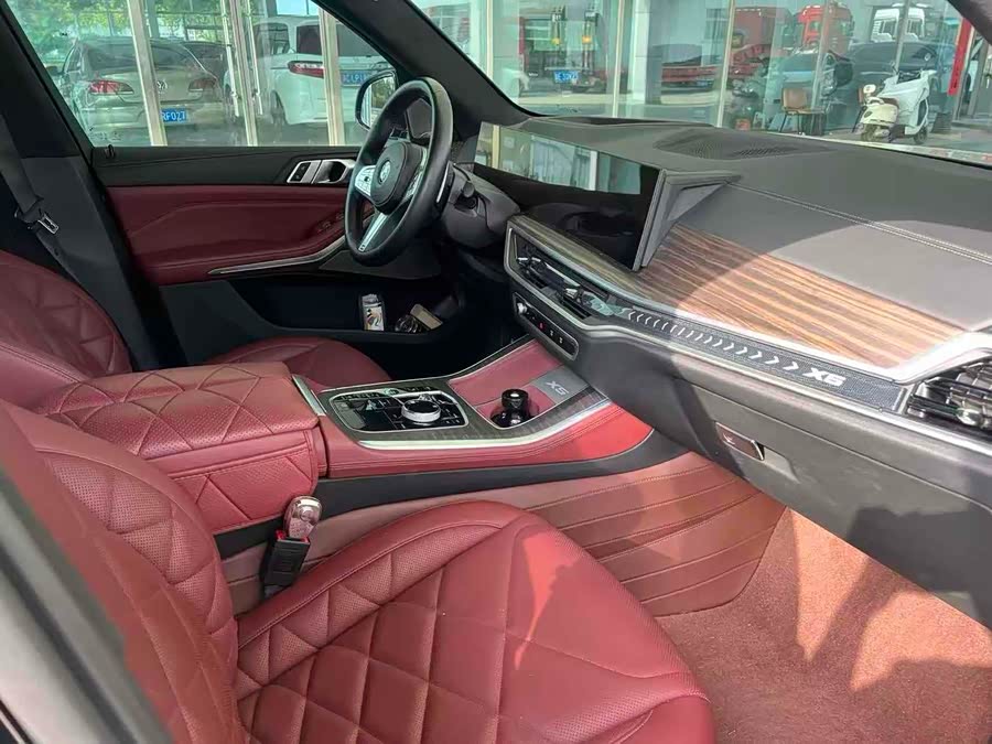 BMW X5 2024 car image #5