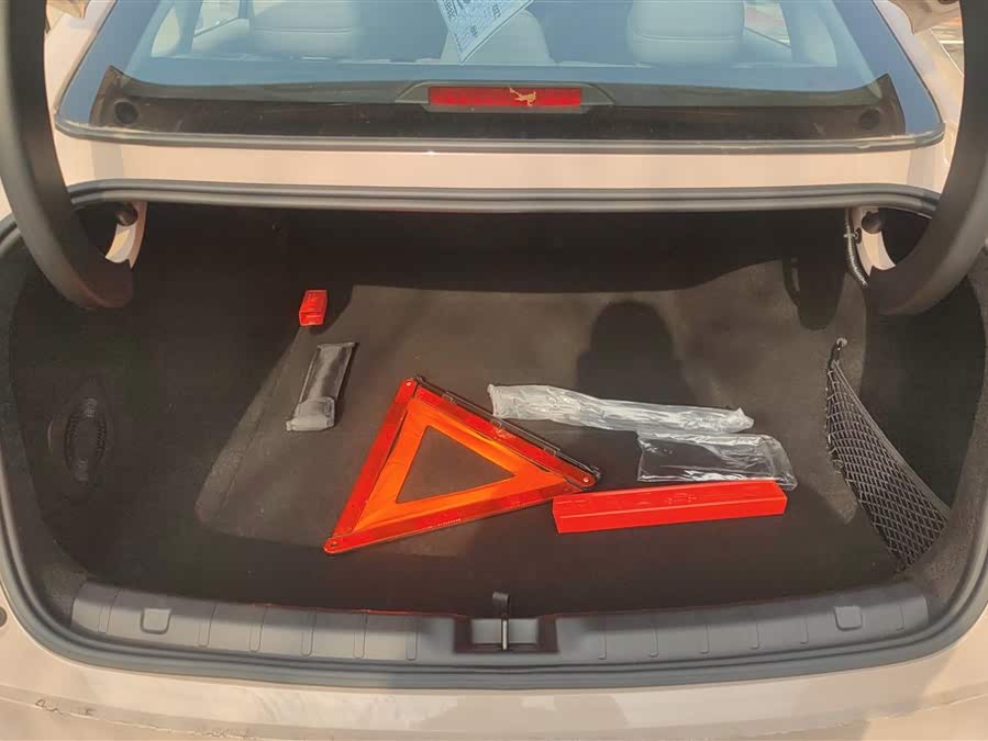 零跑汽车 零跑B01 2025 汽车图片 #5