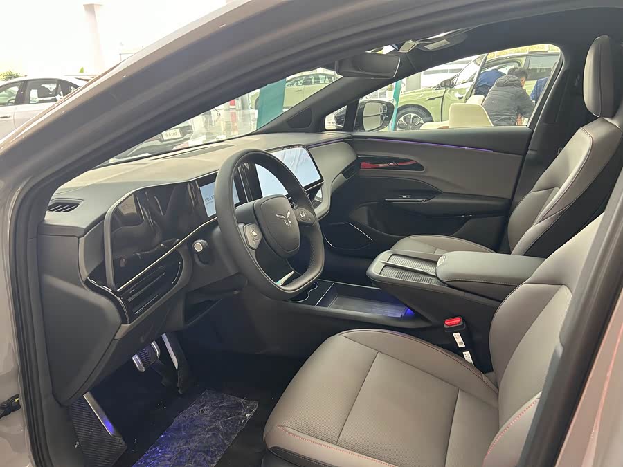 HongQi EH7 2025 #5 HongQi EH7 2025 car image #5