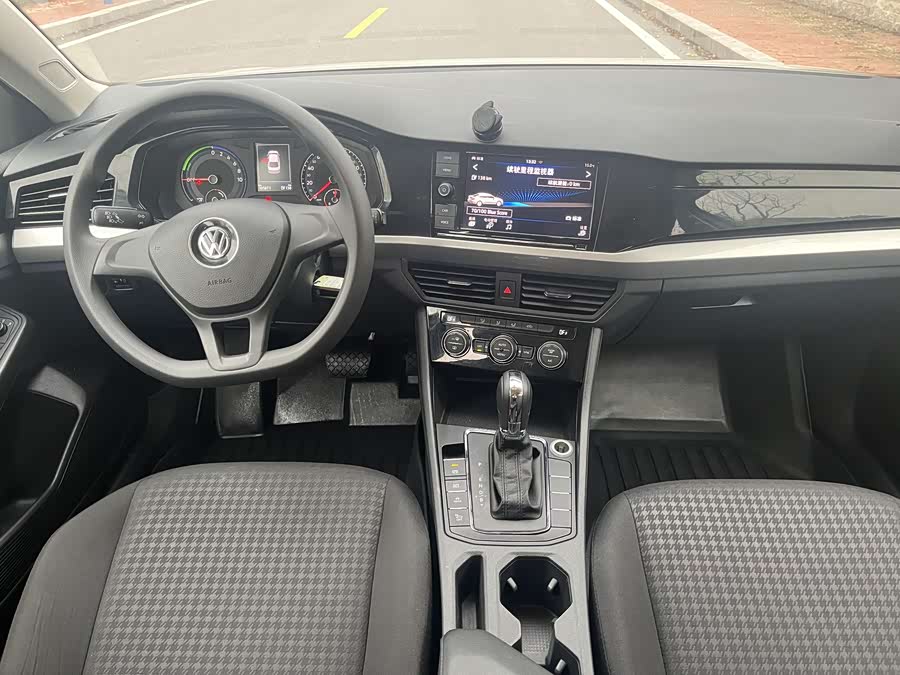 Volkswagen Bora Pure Electric 2020 صورة سيارة #5