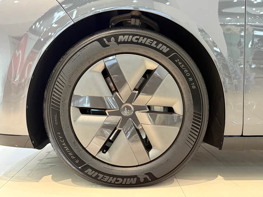 理想汽车 理想MEGA 2024 汽车图片 #5