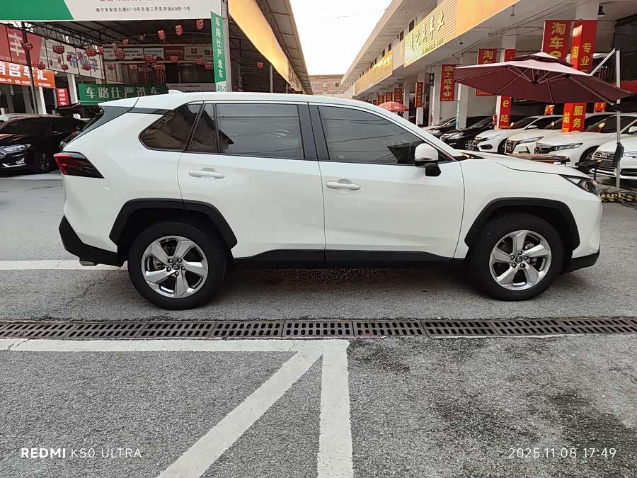 Toyota RAV4 2020 car image #5