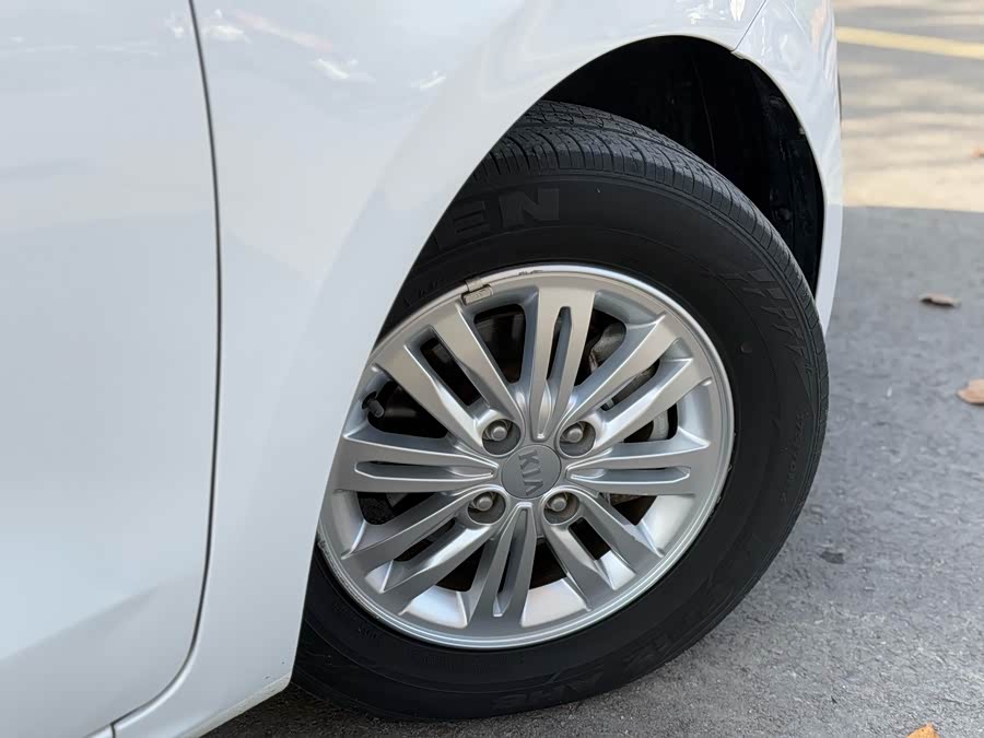 Kia Pegas 2021 image de voiture #5