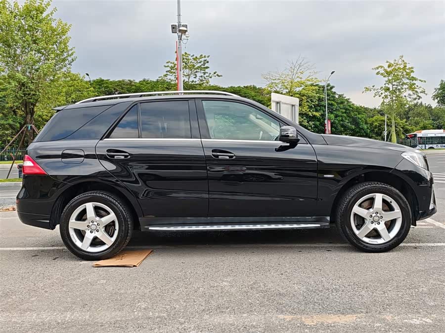 Mercedes-Benz M Class 2012 car image #5