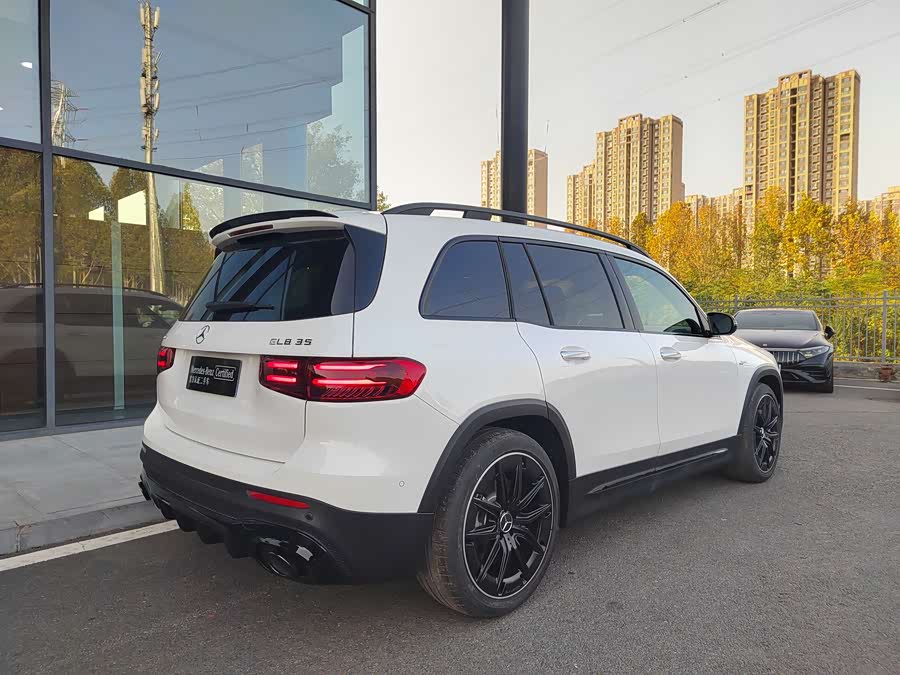 Mercedes-Benz GLB AMG 2025 imagen de coche #5