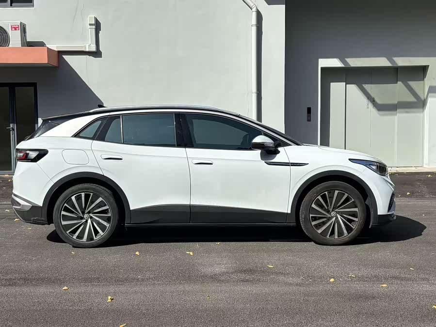 Volkswagen ID.4 X 2023 car image #5