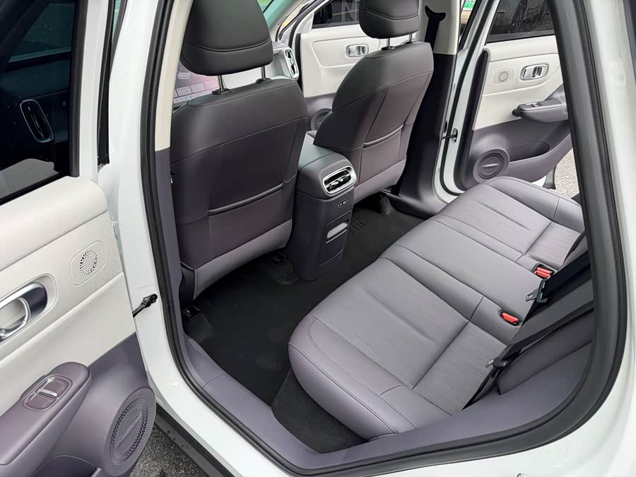 零跑汽车 零跑B10 2025 汽车图片 #5