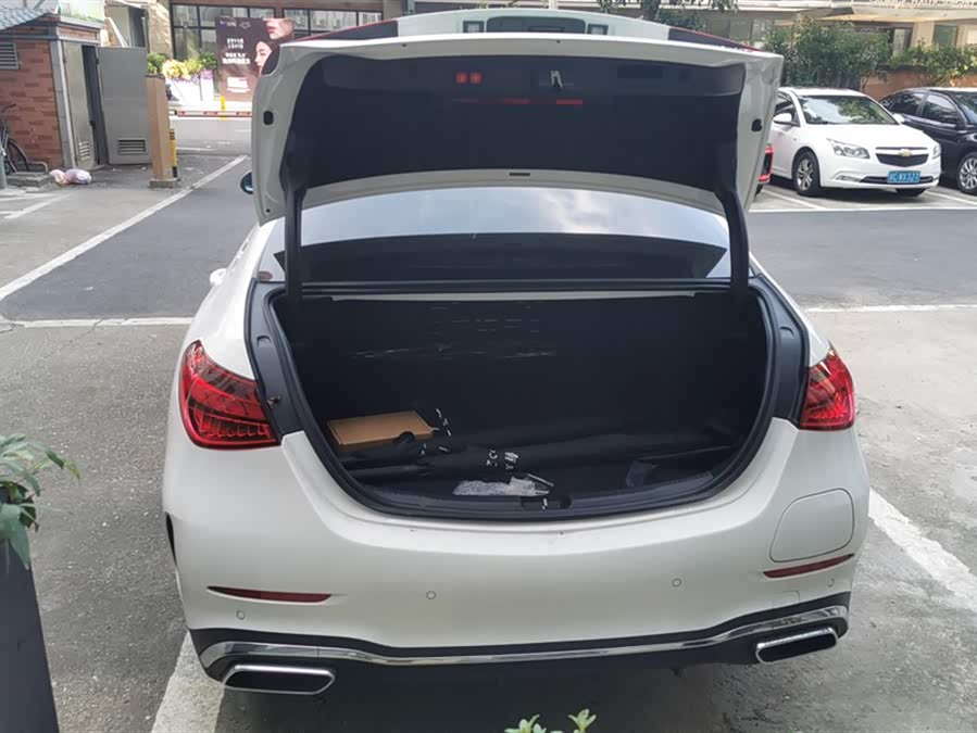 Mercedes-Benz C Class New Energy 2025 car image #5