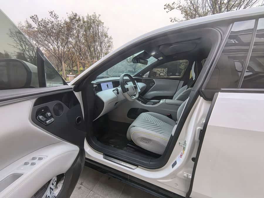 阿维塔 阿维塔11 2025 汽车图片 #5