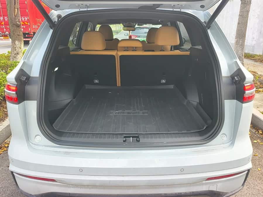 GEELY Monjaro EREV 2023 immagine di auto #5