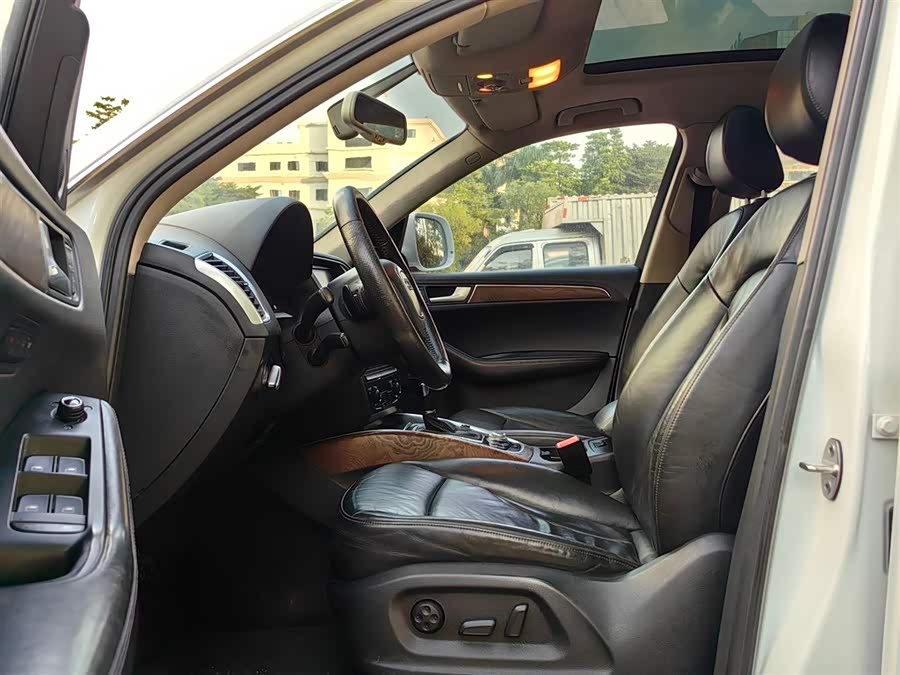 Audi Q5 (Imported) 2012 car image #5