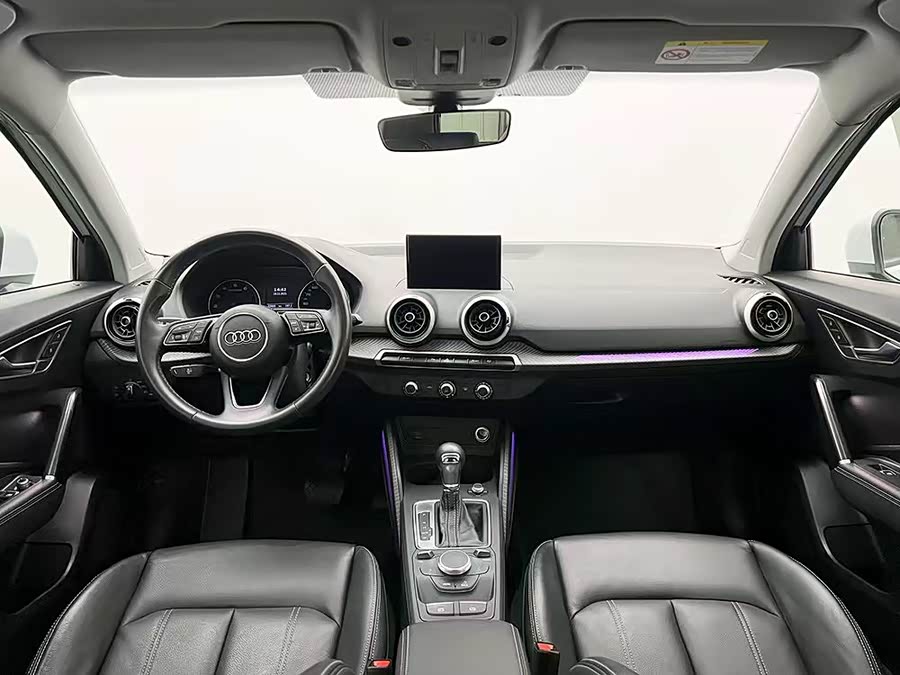 Audi Q2L 2023 car image #5