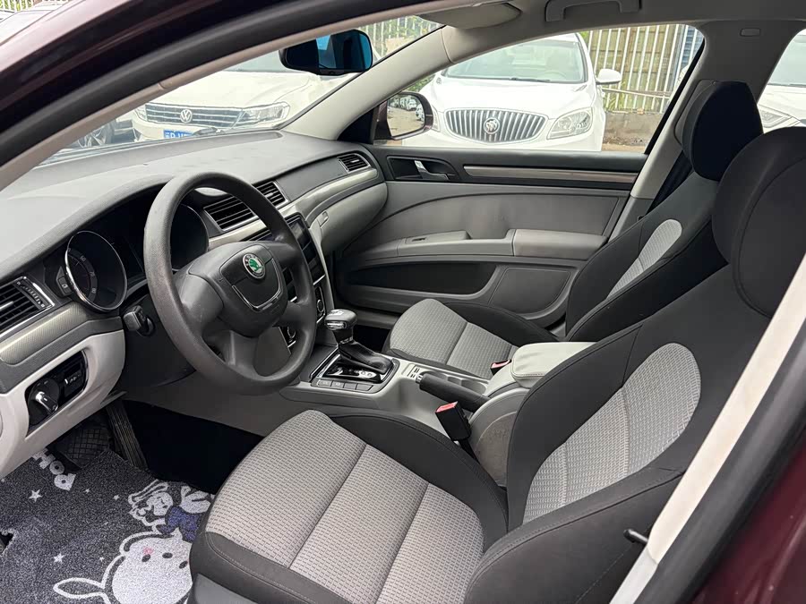 Skoda Superb 2013 car image #5