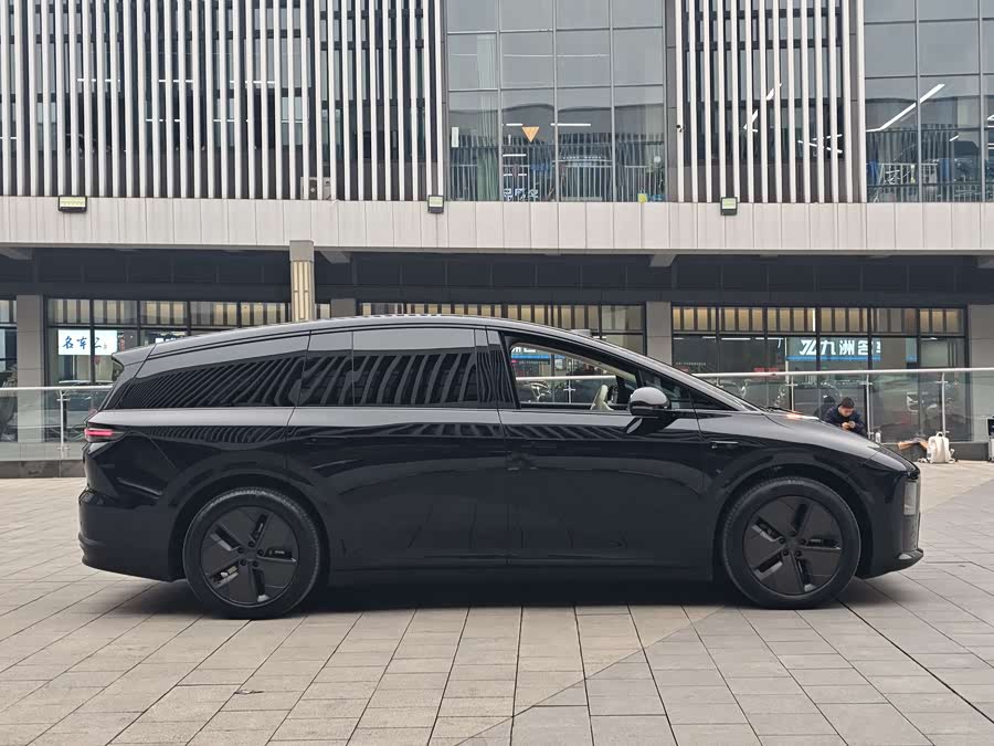 Li i8 2025 изображение автомобиля #5