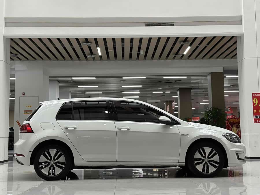 Volkswagen Golf Pure Electric 2021 imagen de coche #5