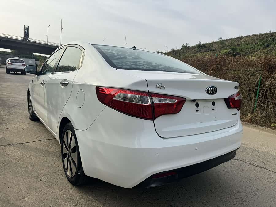 Kia K2 2013 image de voiture #5