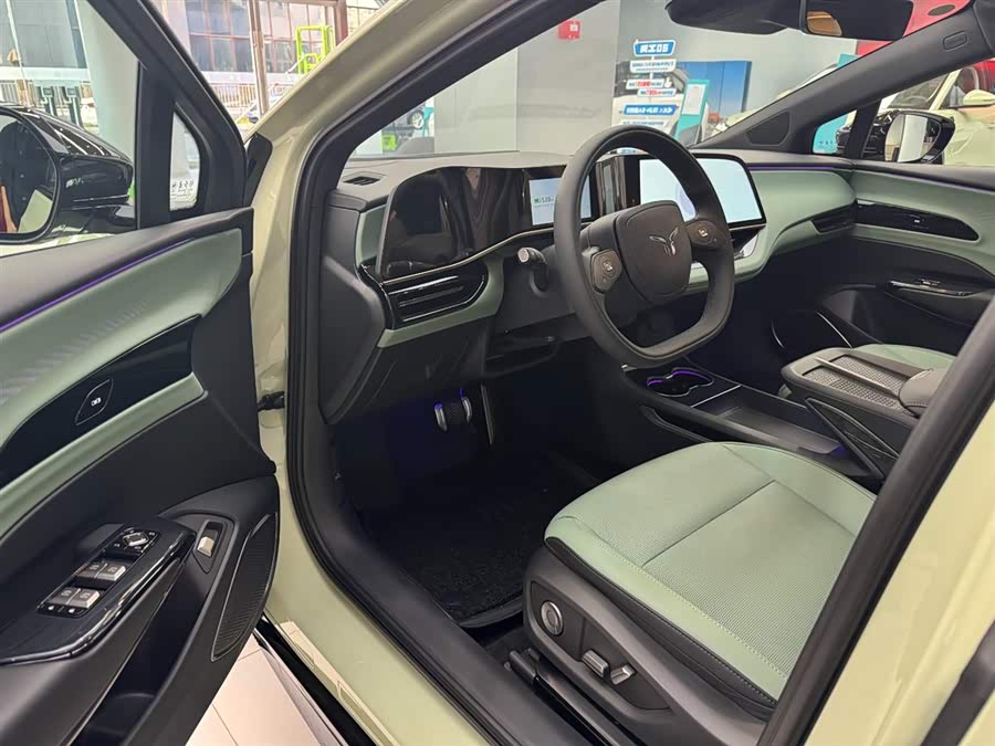 HongQi EH7 2025 #5 HongQi EH7 2025 car image #5