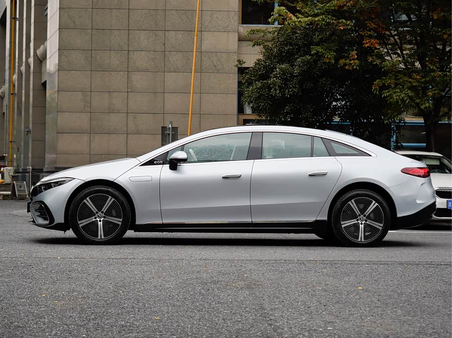 Mercedes-Benz EQS Class 2024 صورة سيارة #5