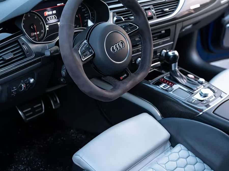 Audi RS 6 2021 immagine di auto #5