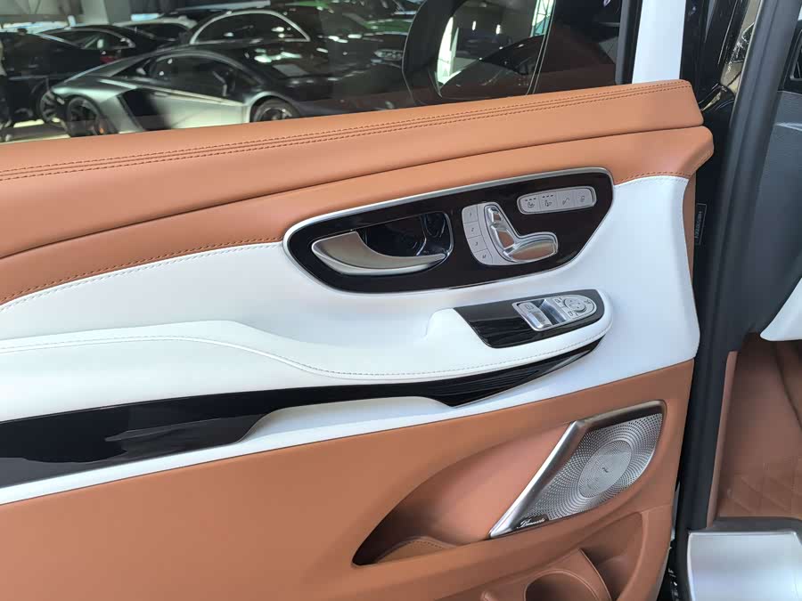 Mercedes-Benz V Class 2023 car image #5