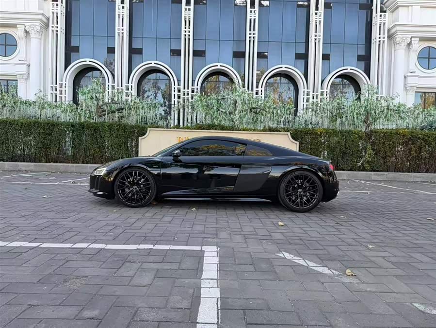 Audi R8 2018 car image #5