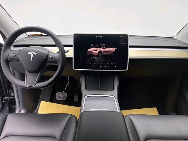 Tesla Model Y 2023 car image #5