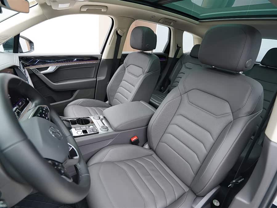 Volkswagen Touareg 2021 car image #5