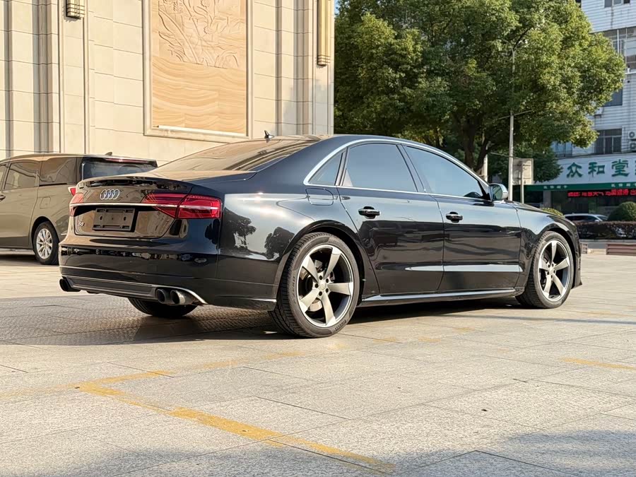 Audi S8 2015 car image #5