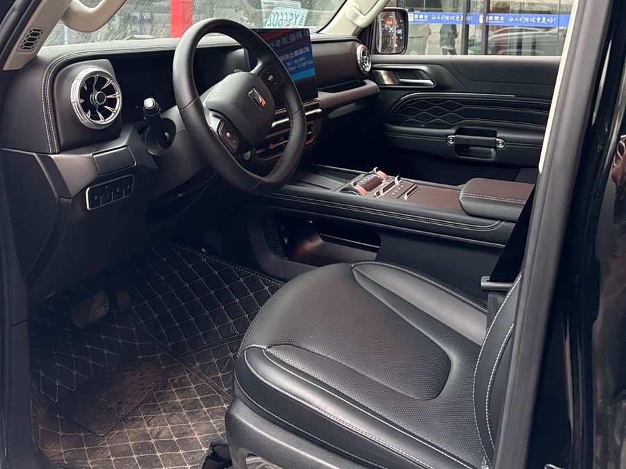 Tank 300 New Energy 2025 car image #5