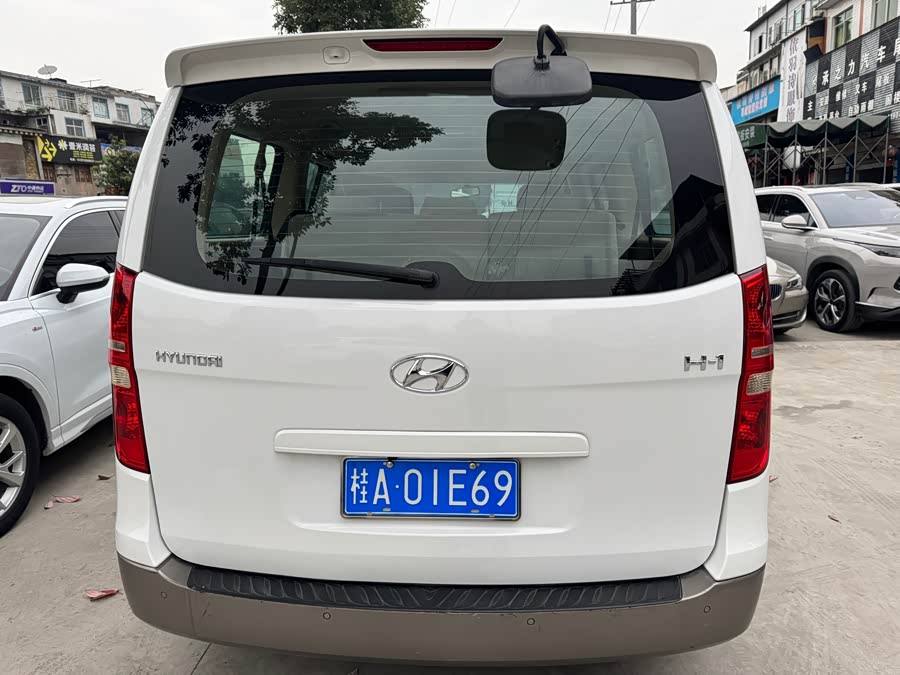 Hyundai H-1 2012 #5 Hyundai H-1 2012 car image #5