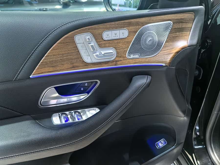 Mercedes-Benz GLS Class 2020 car image #5