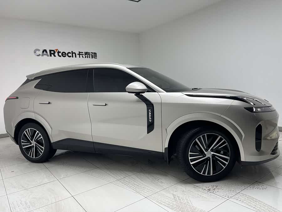Lynk & Co 08 EM-P 2023 car image #5
