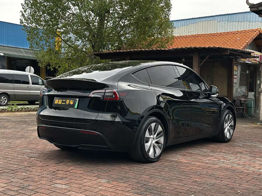 Tesla Model Y 2022 #5 Tesla Model Y 2022 car image #5