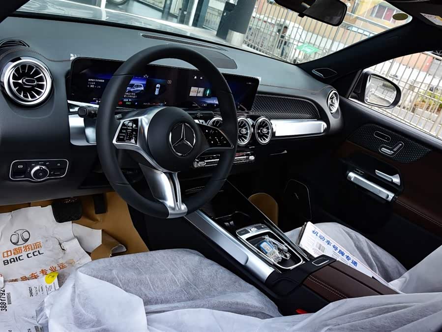 Mercedes-Benz EQB Class 2025 immagine di auto #5