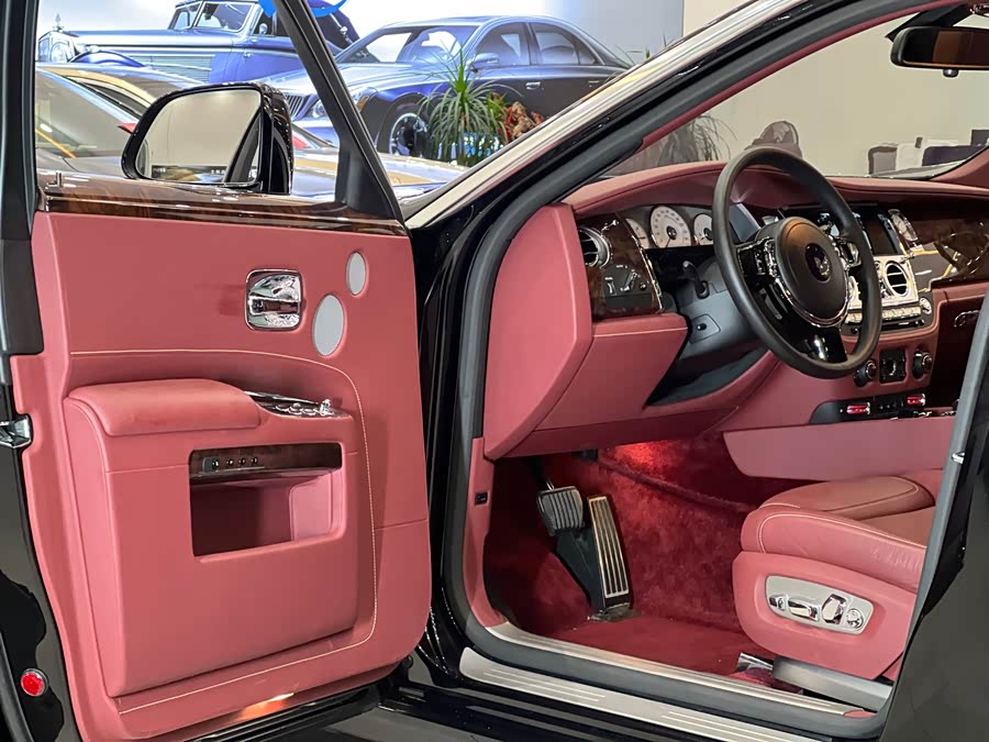 劳斯莱斯 古思特 2018 汽车图片 #5