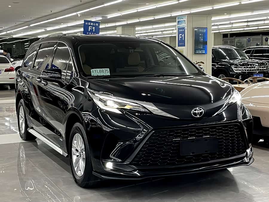 Toyota Granvia 2024 car image #5