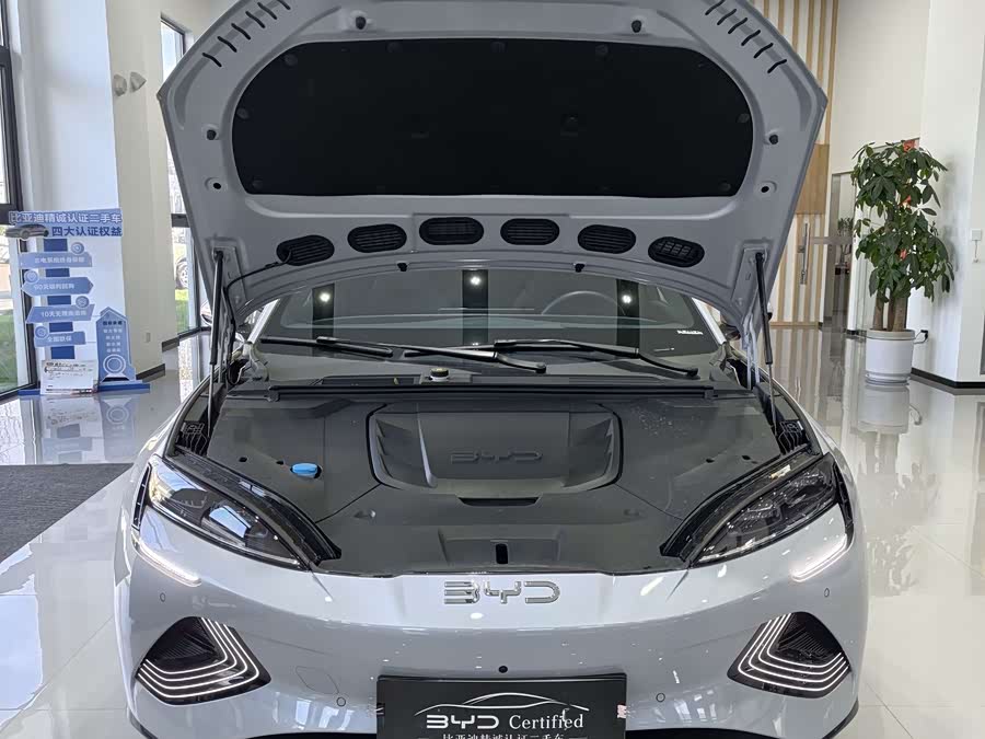 BYD Seal 2025 car image #5