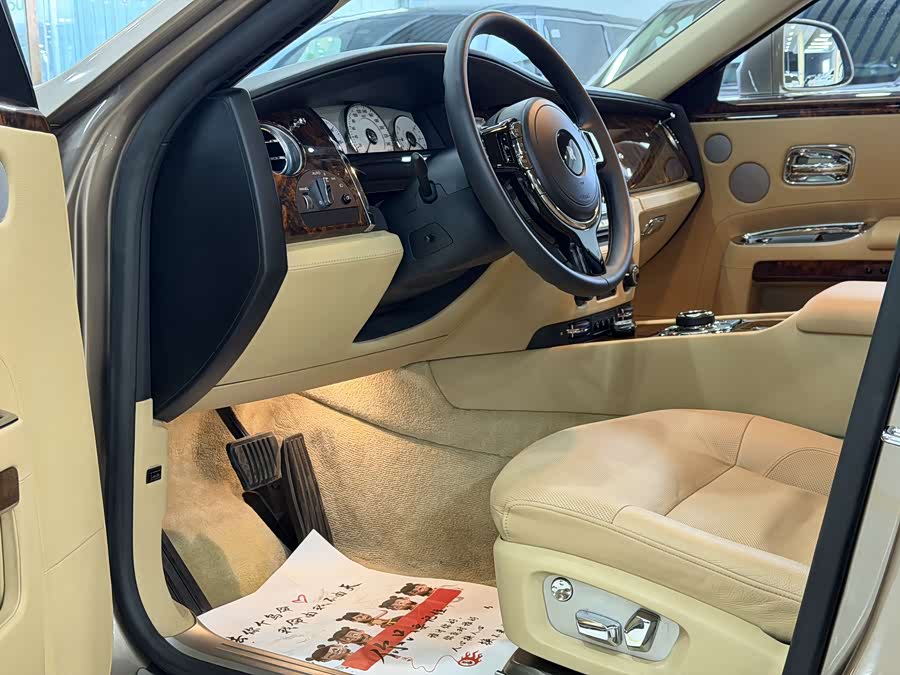 劳斯莱斯 魅影 2015 汽车图片 #5