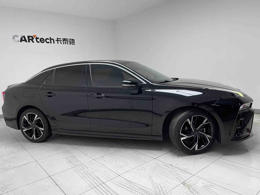 Lynk & Co 03 2022 car image #5