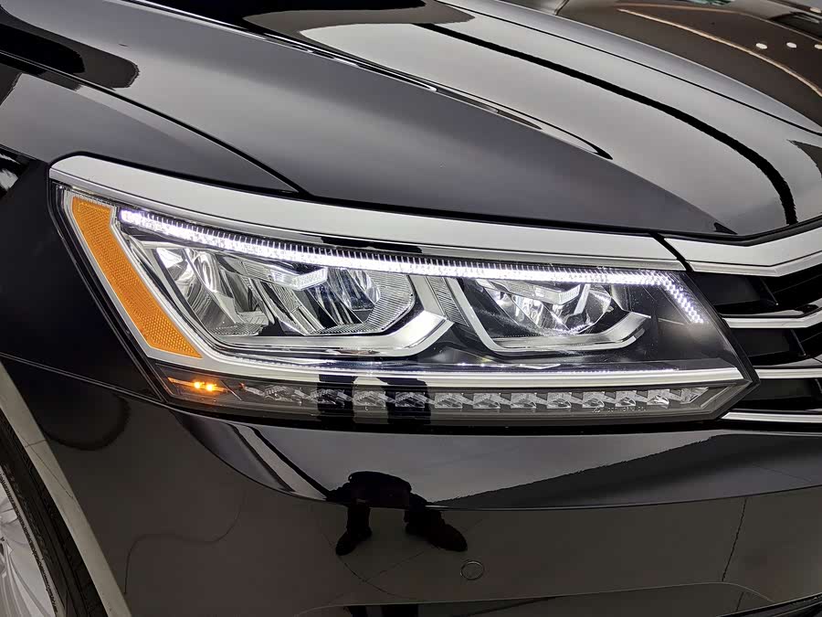Volkswagen 2018 car image #5