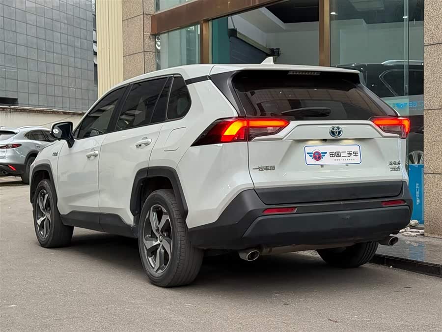 Toyota RAV4 Hybird E+ 2021 #5 Toyota RAV4 Hybird E+ 2021 car image #5